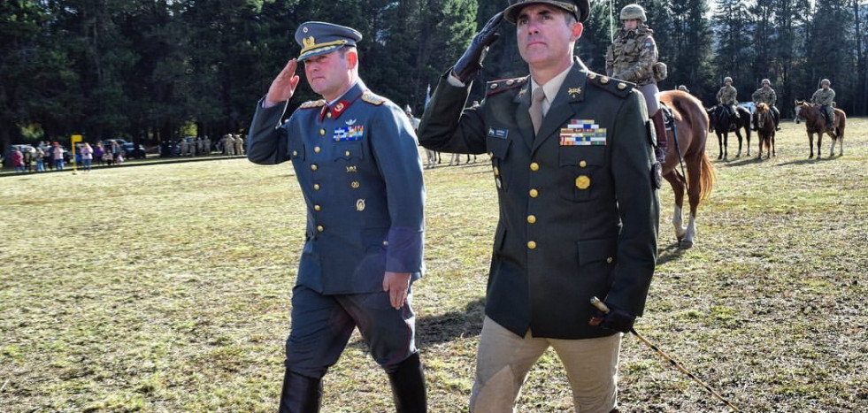 El coronel Martin en el Regimiento de Caballería de Exploración 4 Coraceros General Lavalle  Firma Regimiento de Caballería N°3 Húsares del Ejército de Chile